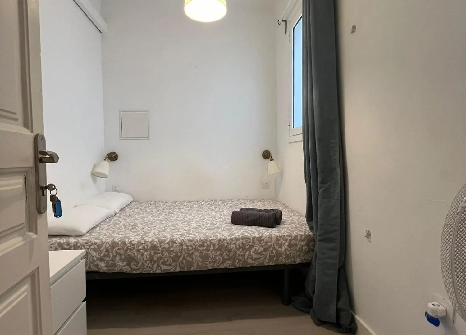 Private Rooms Near Parallel Av Barcellona Ostello